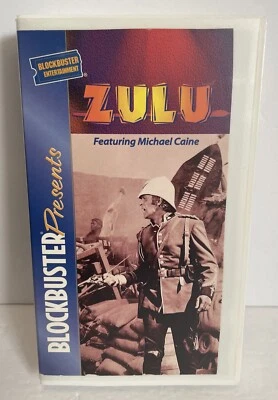 ZULU Michael Caine VHS Blockbuster Presents Vintage Rental Clamshell Foto 1 de 4