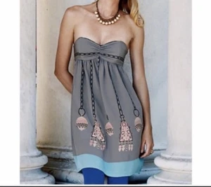 Anthro Correy Lynn Seidenkleid mit Anhänger GR.8 Neu mit Etikett - Bild 1 von 4