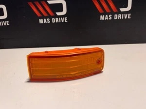 95-97 Lexus LS400 XF20 Front Left Driver Side Bumper Turn Marker Light Lamp OEM - Picture 1 of 2