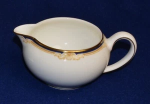Vintage WEDGWOOD Fine China England modello CAVENDISH 8 oz 2 1/4"h crema - Foto 1 di 4