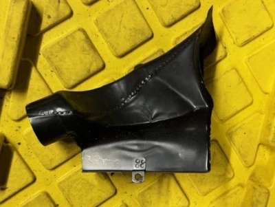 NUEVO 1984-89 FÁBRICA Porsche 911 Carrera conducto de aire caliente motor izquierdo estaño 93010632102 Foto 1 de 4