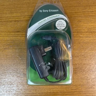 Новый Sony Ericsson CST-13 AC адаптер настенное зарядное устройство R300T28 39 60 61 68 T200 300 S - Изображение 1 из 4