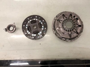 KUPPLUNGSSET CLUTCH SET ABS Toyota Yaris II (P9) 2007 319017110 / 119012610 - Bild 1 von 7