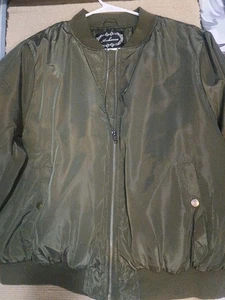 Ambiance Apparel olivgrüne Bomber-Fliegerjacke mit Reißverschluss Größe Jr 2XL - Bild 1 von 6