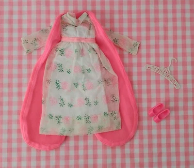 Muñeca Barbie Francie 1971 Mattel #3451 Midi Dueto Blanco Floral Vestido Chaleco Zapatos Foto 1 de 4