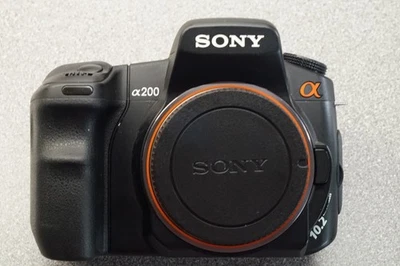 Sony A200 Camera Body - Faulty Viewfinder Aperture/Shutter Display, +LCD colours - Image 1 of 4