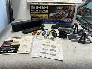Auto world 2-in-1 electric slot car track 4 cars dragstrip & stock car showdown - Picture 1 of 15