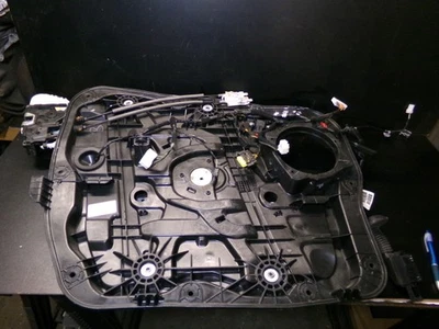 Panel de cierre de actuador de cerradura de puerta delantera izquierda 81310-2W010 13-18 Hyundai Santa Fe Foto 1 de 4