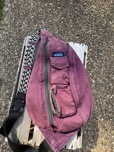 Kavu Shoulder Sling Bag Maroon - Picture 1 of 8