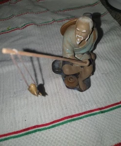 VINTAGE SHIWAN MUDMAN FISHERMAN FIGURINE - Picture 1 of 6
