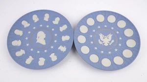 🔥 Lote de 2 Platos Bicentenario Independencia Americana Jaspe Azul Wedgwood - Imagen 1 de 8