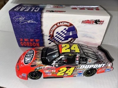 JEFF GORDON #24 DuPont 2002 Monte Carlo Clear Car 1:24 Action  - Image 1 of 4