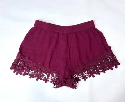 Pantalones Cortos de Encaje Rue21 Talla S Rayón Borgoña Rojo Festoneado Y2k Boho Femenino Coqueto Foto 1 de 4