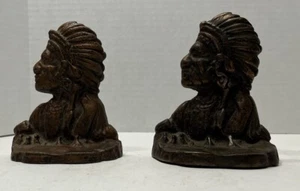 Jefe nativo americano bronceado de hierro fundido vintage con tocado busto extremos de libro - Imagen 1 de 13