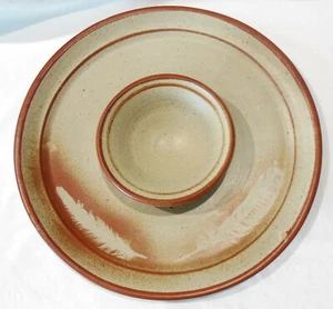 Große Kunstkeramik 1 Stück Chip N Dip Tablett braun mit Federn signiert 15 Zoll - Bild 1 von 8