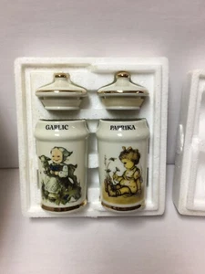 NEW! M.J. Hummel Spice Jar Set Little Companions Garlic & Paprika Danbury Mint - Picture 1 of 7