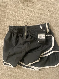 NWT Nike Women's Dri-fit Tempo Track 3.5 Short Size XS Grey - Picture 1 of 4