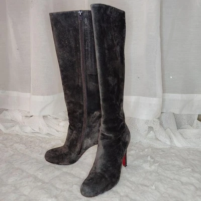 Christian Louboutin Gamuza Tacón Largo Botas Zapatos Mujer Talla 37 Gris Oscuro Genuino Foto 1 de 4