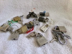 Bagaglio Valigia Bagaglio Lucchetti Viaggio Master Lock Juguar American Tourister ALTRO - Foto 1 di 12