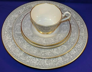 FRANCISCAN FINE CHINA 5 PC PLACE SETTING RENAISSANCE GREY DINNERWARE GRAY - Picture 1 of 11