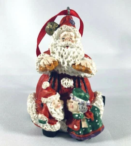 Weihnachtsmann mit Puppen Vintage 1994 Weihnachtsschmuck 2,5 Zoll - Bild 1 von 5