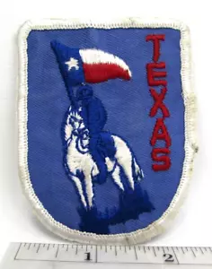 Parche de recuerdo de viaje vintage de jinete de Texas en caballo blanco con bandera del estado - Imagen 1 de 3