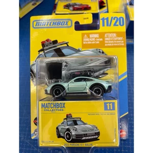 2025 MATCHBOX COLLEZIONISTI 2023 PORSCHE 911 RALLYE - Foto 1 di 2