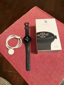 Google Pixel Watch 2 - Photo 1 sur 13
