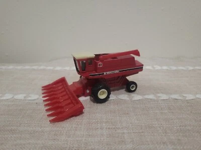 Ertl Diecast 1/80 IH International Combine - Image 1 of 4