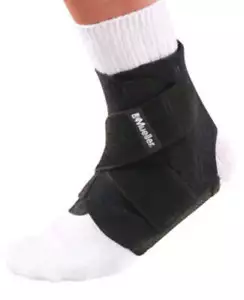 Mueller Adjustable Ankle Stabilizer One Size Fits Left and Right Ankle - Foto 1 di 3