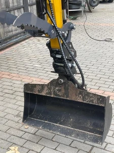 2025 digger bucket 25mm pins hydraulic levelling 800mm - Picture 1 of 6