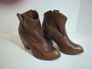 Not Rated Ankle Booties Brown Faux Leather Chunky Heel Women Sz 7 Distressed - Picture 1 of 10