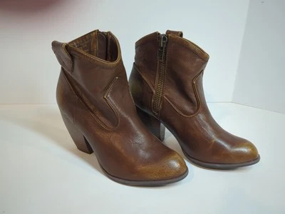 Botas de tornozelo femininas salto robusto couro sintético marrom tamanho 7 desgastadas sem classificação - Imagem 1 de 4
