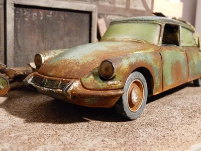 Citroen DS19 Berline anno 1963 - ritrovamento fienile/modello fatto a mano in scala 1:18 - Immagine 1 di 4