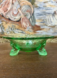Heisey Moongleam geätztes Glas Kaiserin Delfin mit Fuß 2 x 5 1/2 Zoll - Bild 1 von 6