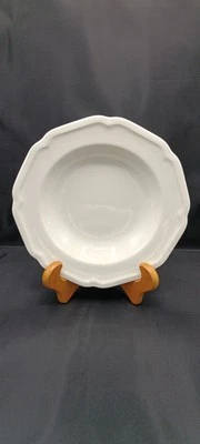 Mikasa "Antique White" Large Rim Soup/Salad Bowl 9 3/8", HK 400; New w/o Tag