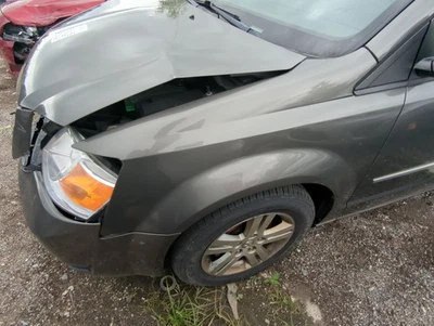 Driver Fender UEENF 2008-2020 Dodge Grand Caravan - Imagem 1 de 3