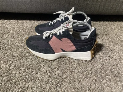 New Balance Women's 327 Classic Trainer Sneakers Black/pink/White Size 7.5 - Image 1 of 4