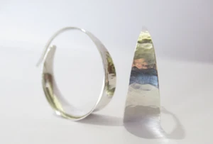 Retired James Avery Sterling Silver Hammered Valle Hoop Ear Hook Earrings 1" - Picture 1 of 10