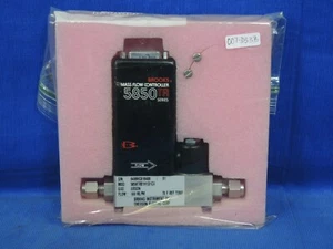 Brooks Instrument Regolatore di flusso di massa 5850TRB1H1D1CA 5850 TR Series - Foto 1 di 2