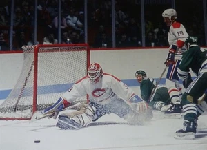 NHL HOCKEY PHOTO PRINT PATRICK ROY MONTREAL CANADIENS VS HARTFORD WHALERS - Picture 1 of 1
