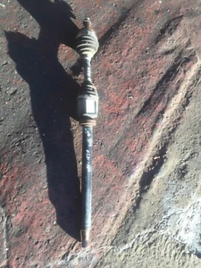VOLVO V70 2.4L DRIVER SIDE FRONT AUTOMATIC DRIVESHAFT P30681076 2005. - Picture 1 of 12