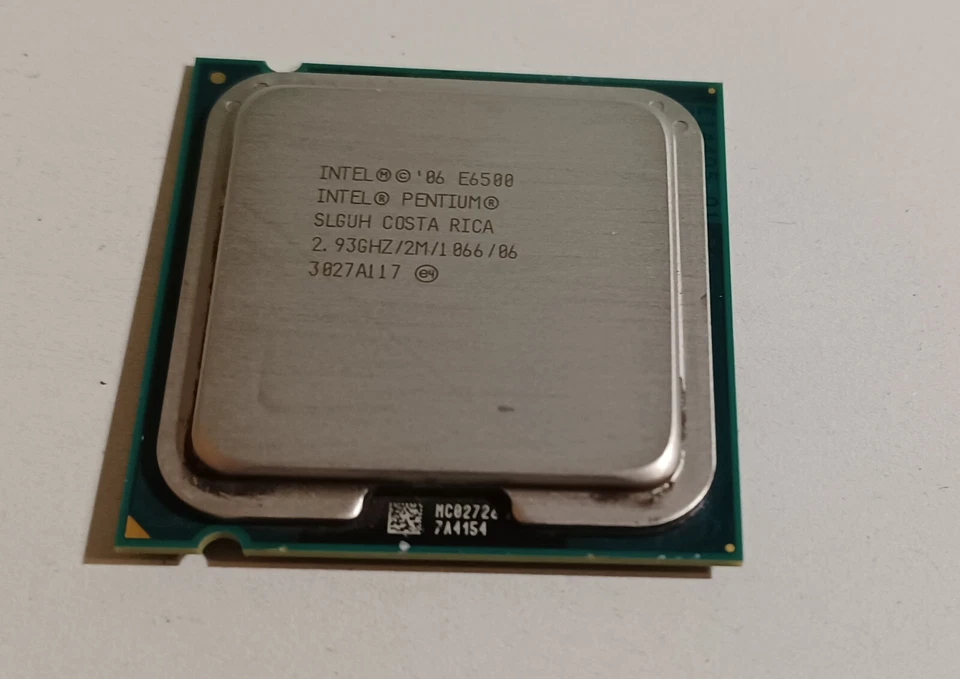 Processore SLGUH Intel Pentium E6500 Dual-Core 2.93GHz 1066MHz FSB 2MB LGA775 - Immagine 1 di 1