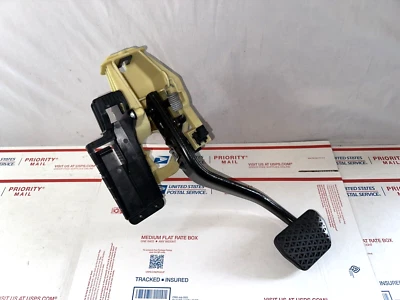 Conjunto de pedal de freno de parada BMW 528i 535i 550i 2011-2016 con soporte OEM Foto 1 de 4