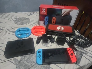 Nintendo Switch rojo y azul 32GB Versión Original 1 Usado con caja y accesorios - Imagen 1 de 6