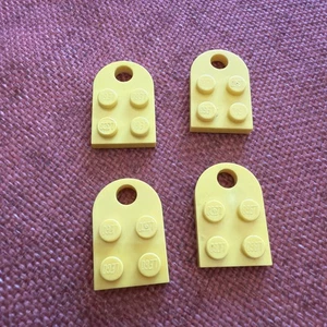 LEGO 3176 PLATE MODIFIED 2x3 WITH HOLE Yellow - 4 pcs - Picture 1 of 3