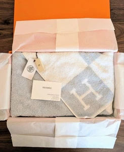 HERMES Avalon Jacquard Hand Towel 100% Cotton 55x100 cm with tags Box Ribbon - Picture 1 of 24