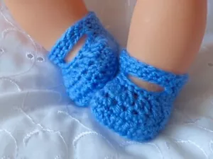 DOLLS CLOTHES BLUE HAND CROCHET SHOES FIT BABY BORN ANNABELL REBORN 15-19" - Picture 1 of 9