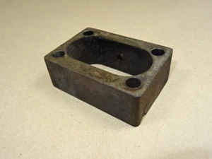 Sockel für Einspritzpumpe für 2DA Motor vom Güldner A9V Traktor - Bild 1 von 4