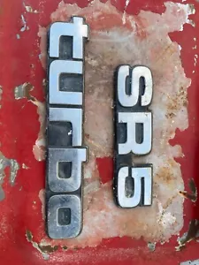 1984-1987 toyota 4runner Turbo and SR5 badge OEM. 22RTE - Picture 1 of 2